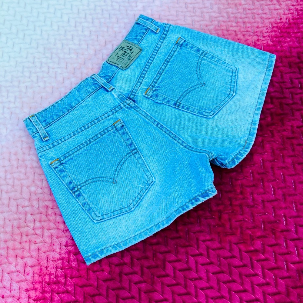 🌸Silvertab vintage Levi’s jean shorts